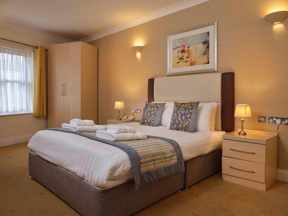 אקסמות' Royal Beacon Hotel מראה חיצוני תמונה