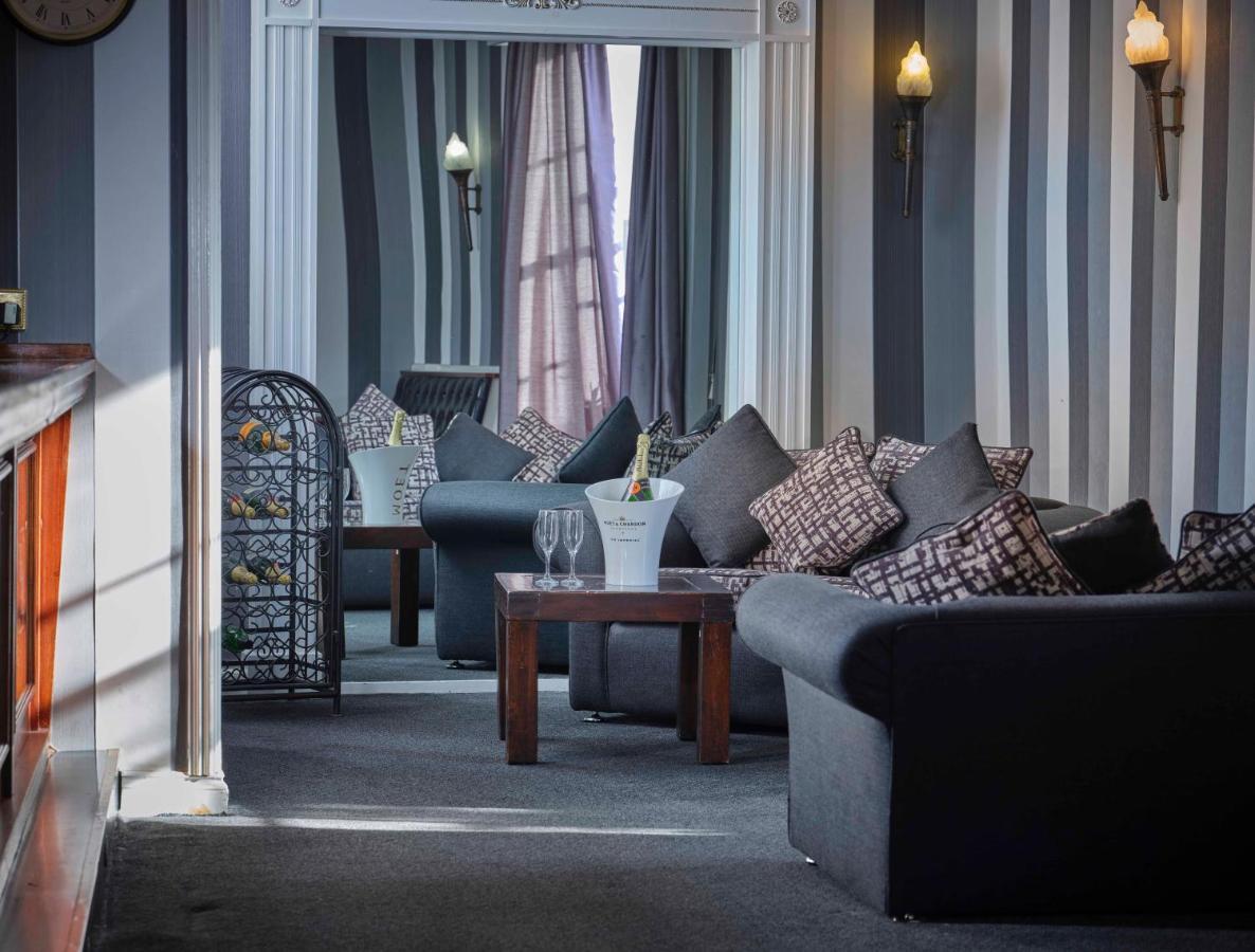 אקסמות' Royal Beacon Hotel מראה חיצוני תמונה