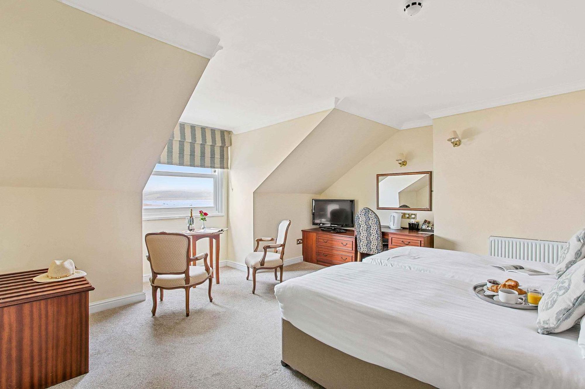 אקסמות' Royal Beacon Hotel מראה חיצוני תמונה