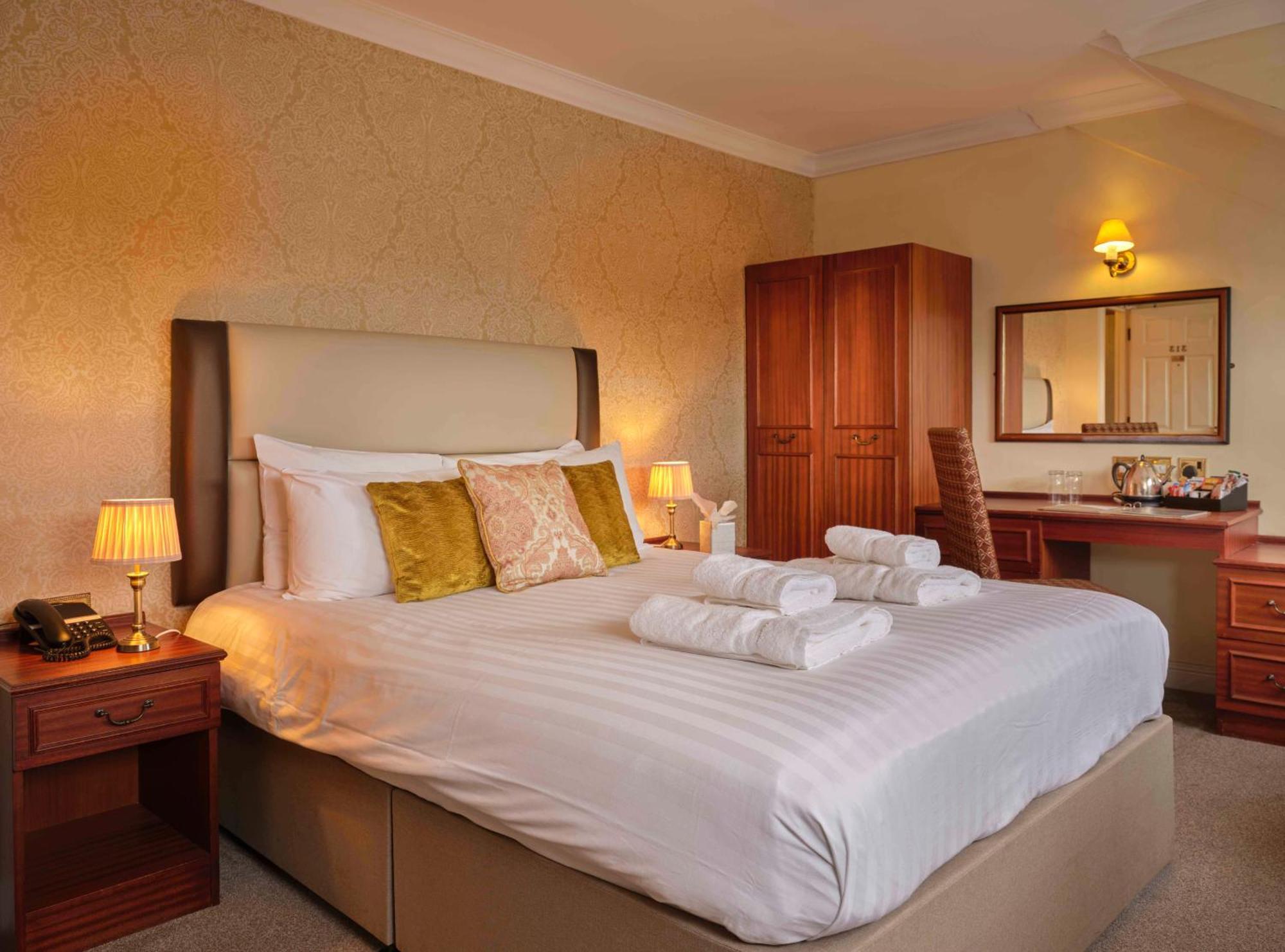 אקסמות' Royal Beacon Hotel מראה חיצוני תמונה
