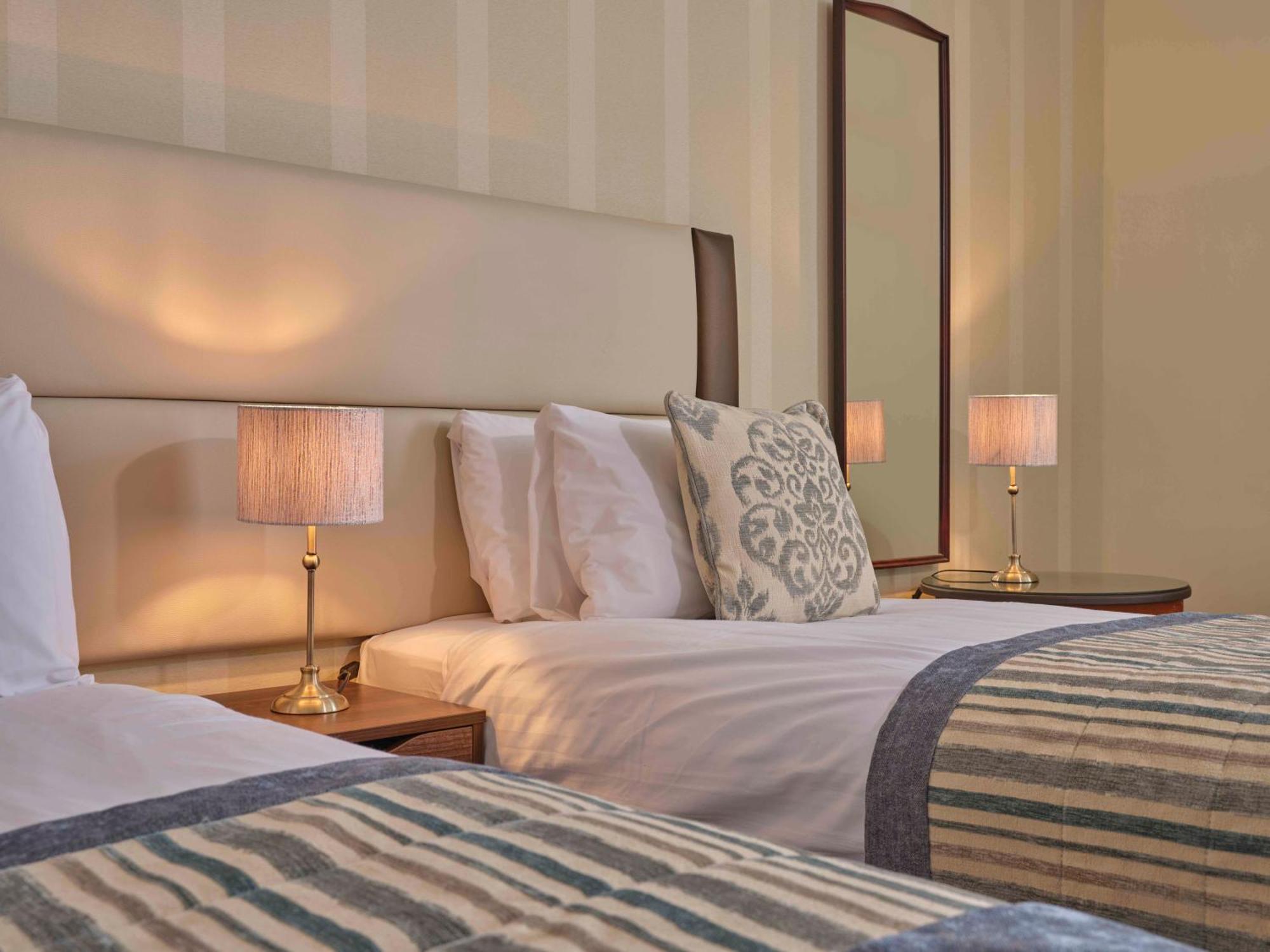 אקסמות' Royal Beacon Hotel מראה חיצוני תמונה